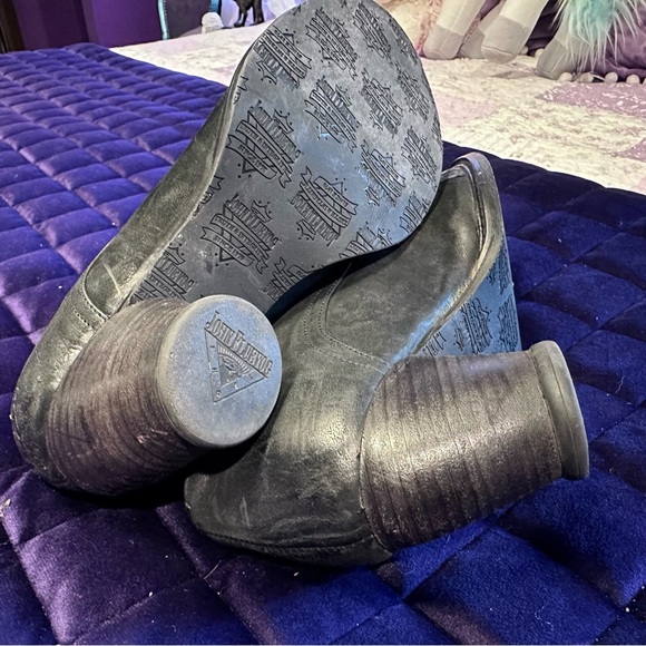 Fluevog East End Templeton Single Eyelet Lace-Up Shoe in Black 🖤 - Picture 8 of 11